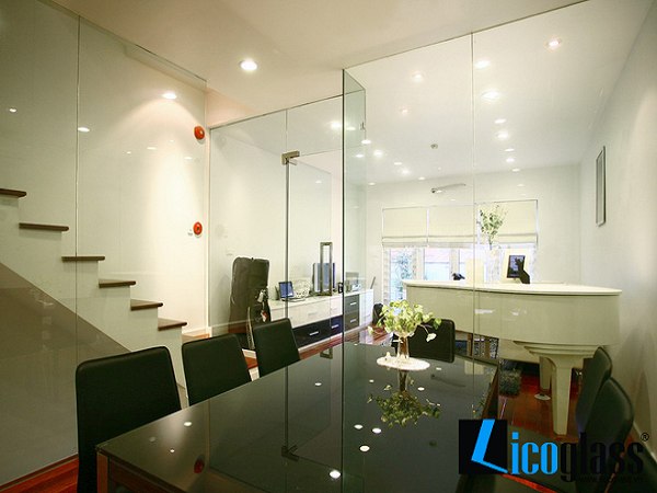  Thi công lan can kính tại chung cư PARKHILL