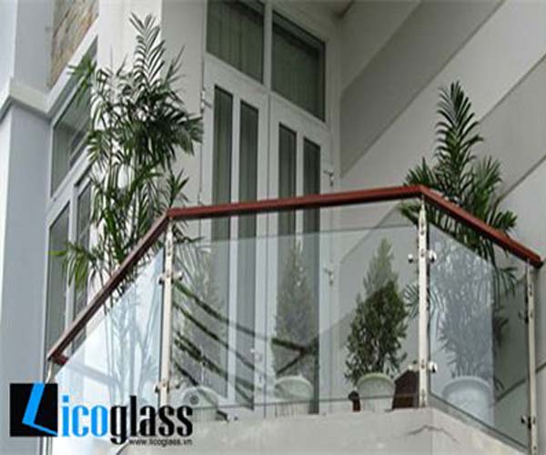  Thi công lan can kính tại chung cư PARKHILL